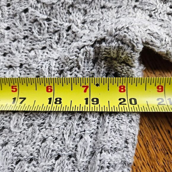 Liz Claiborne Medium Pastel Gray Textured Lightweight Long Sleeve Knit Sweater - Picture 2 of 9